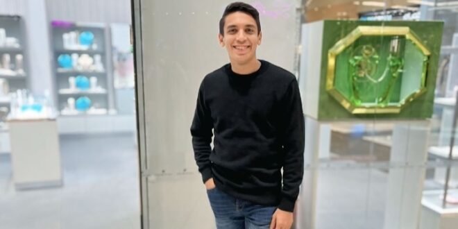 يوسف شريف مدير من طراز فريد